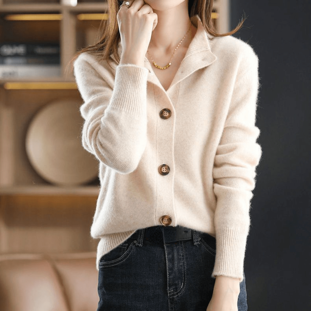 Cashmere-cardigan-met-opstaande-kraag-1.png